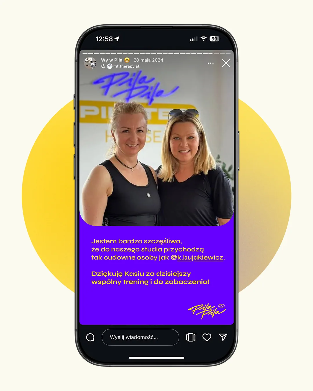 Instagram-Story von Pila Pila Pilates House mit violettem Rahmen und Logo auf einem Smartphone
