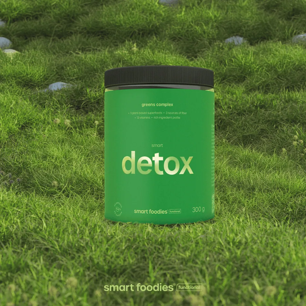 Greens-Dose Smart Detox von Smartfoodies Functional auf einem grünen Rasen