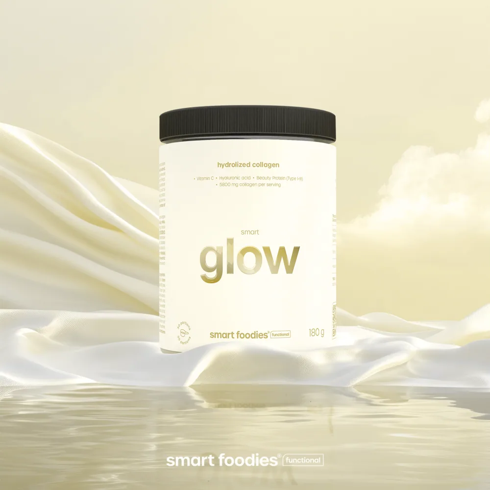 Kollagen-Dose Smart Glow von Smartfoodies Functional auf cremefarbener Seide und Wasser